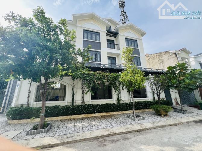 Bán biệt thự khu ven sông • Bình Thạnh - 184m2 - 4 tầng