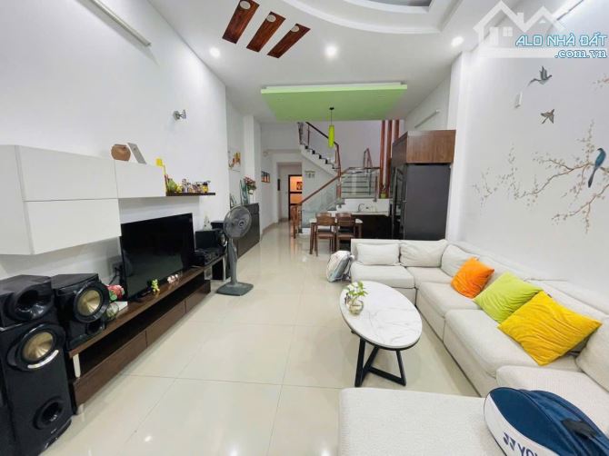 🏠Cho Thuê Nhà Sau Lưng Nhà Mặt Tiền Hoàng Diệu, Hải Châu, ĐN --- • Diện tích đất 100m2