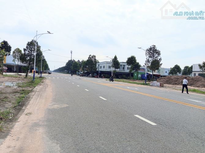 Bán đất tặng shophouse kinh doanh buôn bán