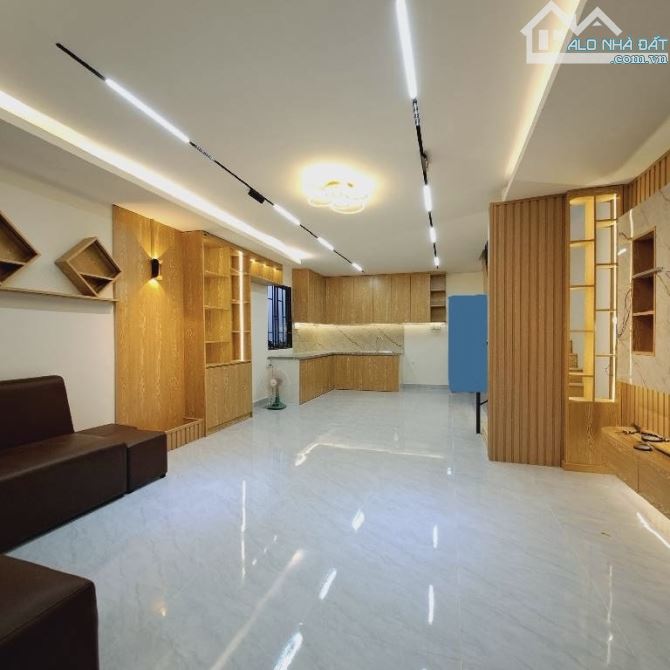 TânPhú Gần Metro 2, nhà mới lô góc 2 tầng, DT 4.5x11m, Tài chính 2T