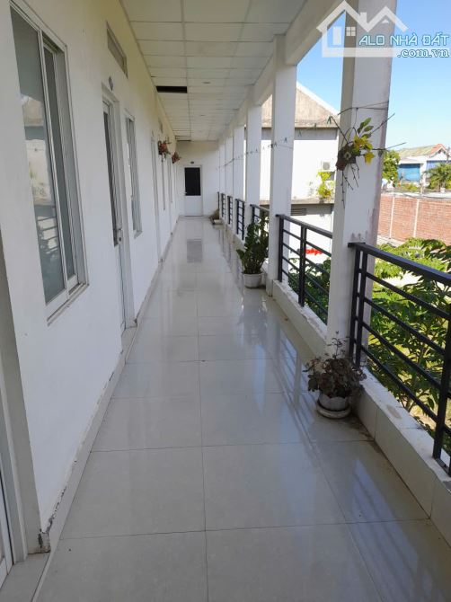 Bán Nhà nghỉ Phạm Văn Đồng dt 172 m2 100% đất ở đô thị