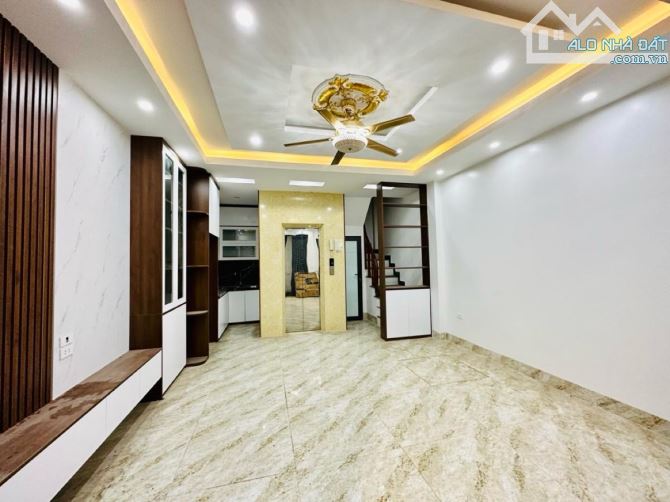 ANH TRAI GỬI BÁN GẤP NHÀ TỨ LIÊN - TÂY HỒ - SÁT PHỐ - NGÕ NÔNG RỘNG - GIÁ TỐT