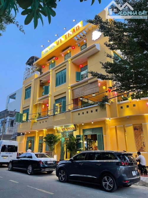 cho thuê nhà góc 2MT  lê thúc hoạch , văn cao 8x24 1 trệt 2 lầu vị trí siêu đẹp