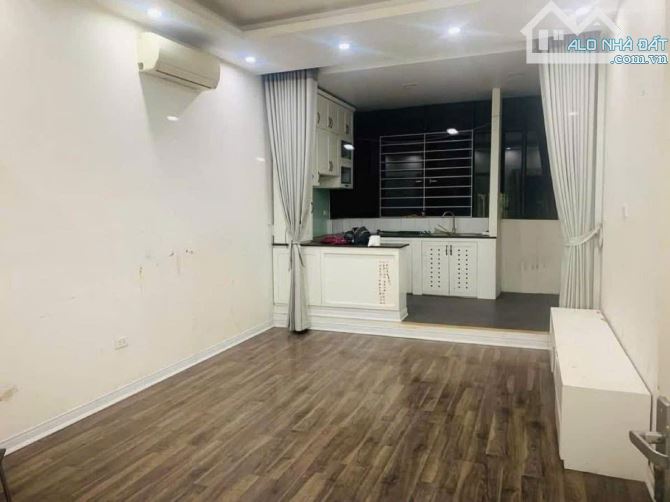 🌟Chỉ 4,4 tỷ tập thể mặt phố Nguyễn Khắc Nhu_Ba Đình_sổ to_2 thoáng 60m2 2pn ở ngay🌟