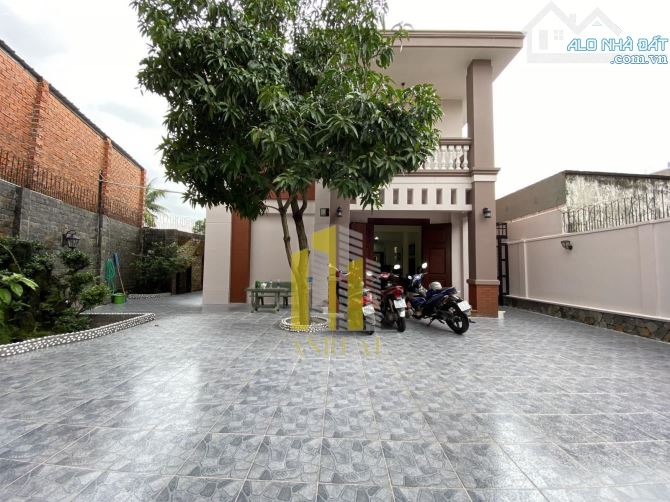 Biệt Thự Khu An Phú Có Sân Rộng 1 Trệt 1 Lầu, 270m2 - Giá 30 Triệu
