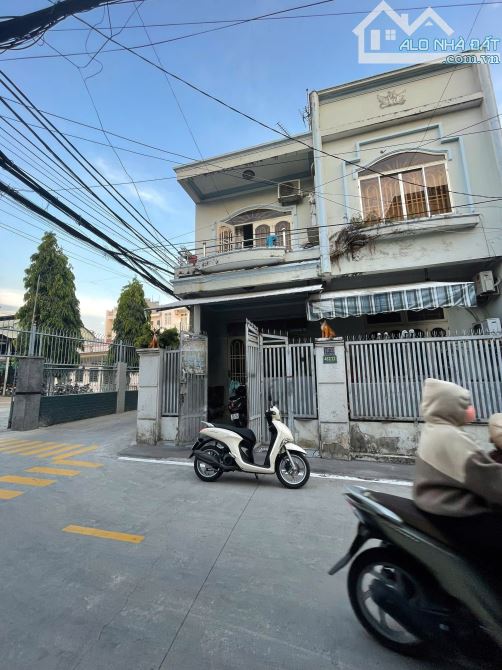 Bán nhà lô góc 1 Trệt 1 lầu 172m2 đường ô tô (P. Tam Hiệp) chỉ 8,5 tỉ