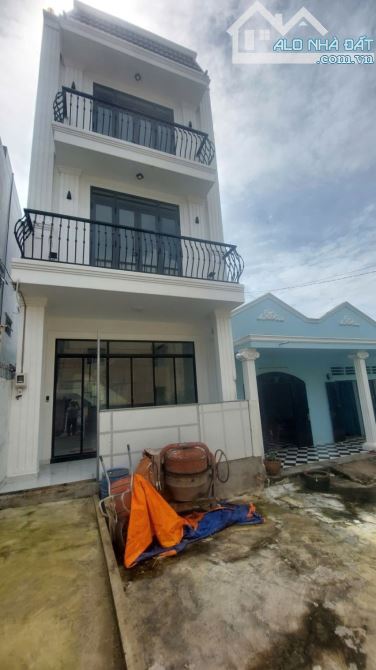 DUY NHẤT | Nhà 3 Tầng  85M² Lõi Thủ Đức | Ô TÔ ĐỖ CỔNG | Sổ Sẵn | 7.2 TỶ CHỐT GẤP!