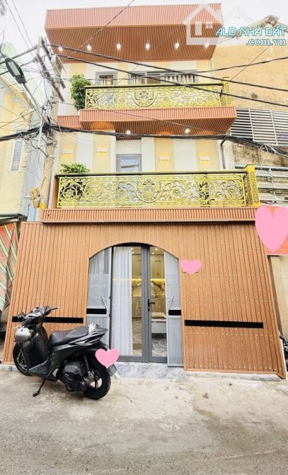 Bán nhà 3 tầng đẹp, 22m² (5x5), Hẻm xe hơn Trần Văn Quang, gần Âu Cơ, chỉ hơn 4 tỷ