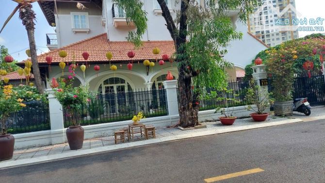 💼 Biệt Thự 2MT Tống Hữu Định – Thảo Điền, 1.018m², Hầm 8 Tầng, Giá 205 Tỷ