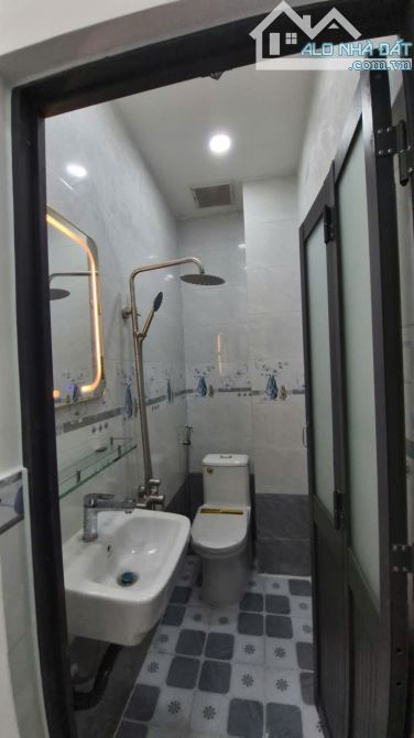 Bán nhà Quận 8, SHR, 3 tầng, đẹp ở liền chỉ 4,55 tỷ. Lưu Hữu Phước, P.Phú Định