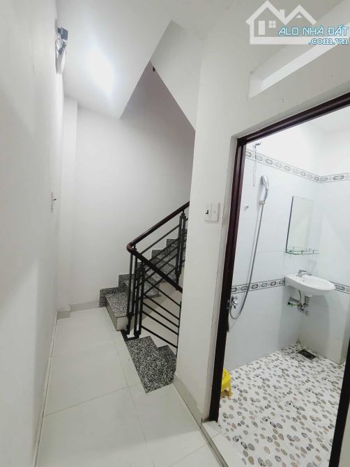 Bán nhà HXH Nguyễn Thiện Thuật Quận 3, 4 tầng 3PN Giá chỉ 5.5 TỶ TL