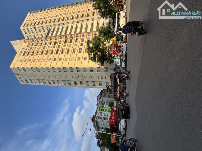NHÀ ĐẸP NGÔ QUYỀN - LA KHÊ – 35m² x 5T – DÂN XÂY CHẮC CHẮN – NGÕ RỘNG THOÁNG – Ô TÔ ĐỖ CỬA