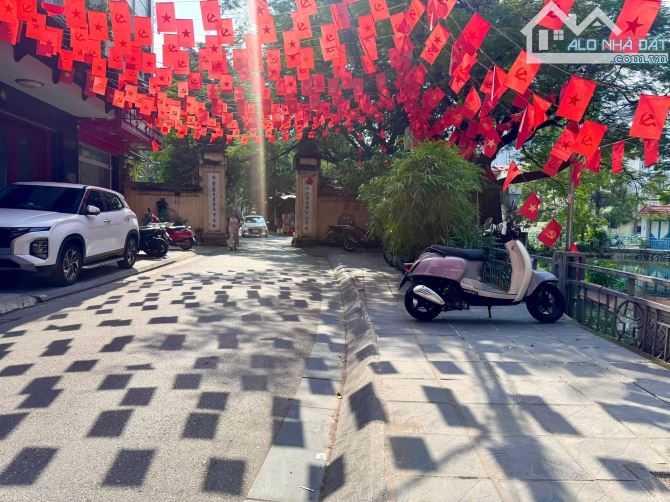CÁCH HỒ 10m - CÁCH PHỐ 20m - NHÀ DÂN ĐẸP VỀ Ở LUÔN - 2 THOÁNG
