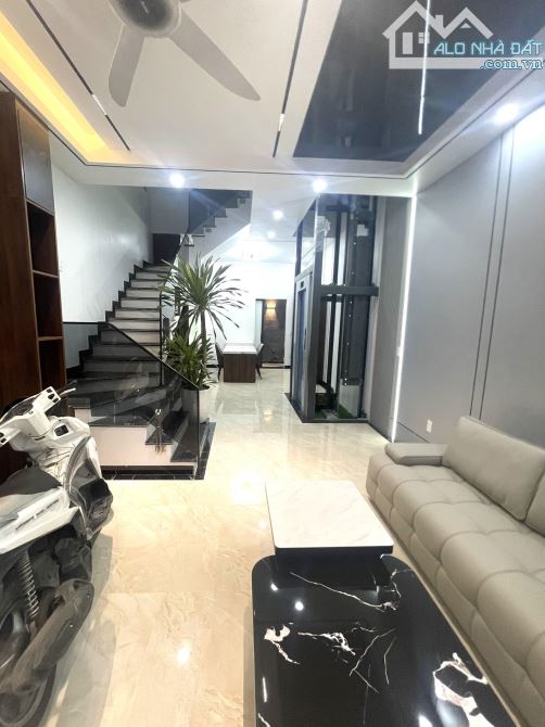 Ms Linh-Siêu đẹp căn 4 tầng mới tinh, độc lập khu TDC Kiến Thiết, Sở Dầu, Hồng Bàng