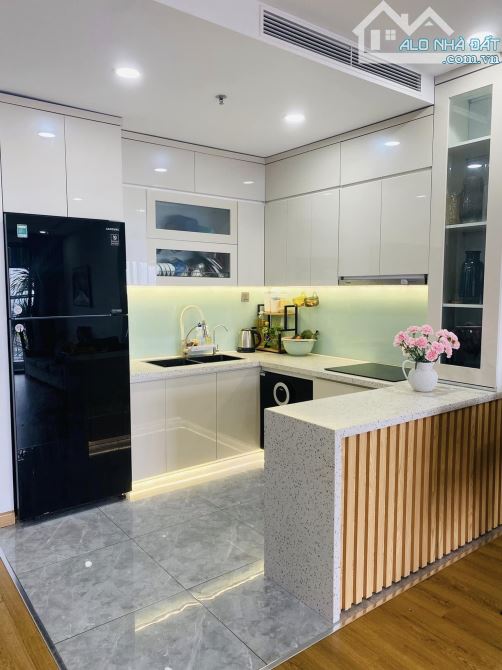 Bán nhà gần Mipec Tower – Phân lô ô tô tránh – Nhà đẹp, tiện nghi, giá trị sinh lời cao