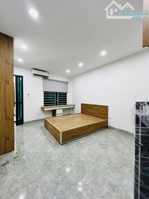 Toà CHDV Kim Ngưu, 85m2*7T, MT 5M, 18 phòng KK, ngõ nông, đủ GPXD/PCCC, dòng tiền 7%/năm!