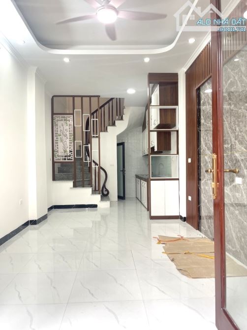 BÁN NHÀ ĐƯỜNG BÁT KHỐI 30M2, 5 TẦNG, NGÕ NÔNG, Ô TÔ ĐỖ CỬA, 6.1 TỶ.