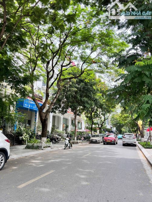 BIỆT THỰ PHÂN LÔ MỄ TRÌ, CẠNH KEANGNAM, LÔ GÓC 2 MẶT OTO TRÁNH ĐỖ, 150m MT 22m 40 Tỷ