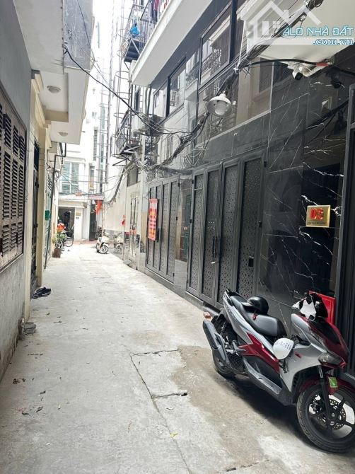 🔥 Bán Tòa Nhà Căn Hộ Dịch Vụ Mỹ Đình – 10P Full Nội Thất – Dòng Tiền 800 Triệu/Năm 🔥 📍
