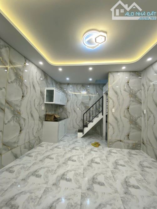 Nhà mới đẹp ở liền - Gần Hậu Giang (Q6) - Hoàn công đủ - Không lộ giới - SHR