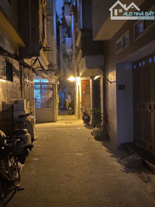 Bán nhà Kim Ngưu, 70m, 4 tầng dân xây, 9.8 tỷ.