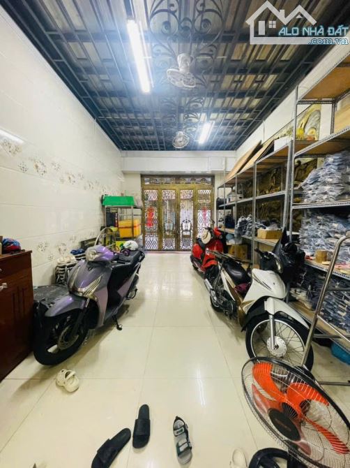 GIÁ NHỈNH 8 TỶ - SIÊU PHẨM HIẾM– Lê Văn Quới + DT Gần 100m² + 4 TẦNG 1/