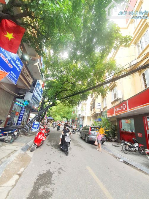 Cho thuê gấp mặt bằng kinh doanh - Mặt Phố Hồng Mai, kinh doanh đỉnh, vỉa hè rộng, 16tr/th