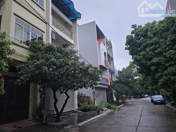 Bán đất giãn dân bò sơn 1 làn 2 bình than DT 81m, MT6,3m, Hướng ĐN, Giá 11,5 tỷ