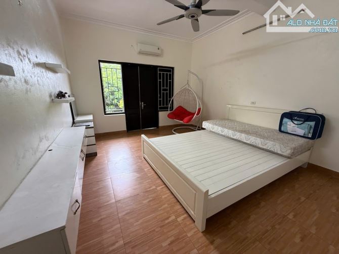 Bán nhà 4 tầng phố Nguyễn Long Bảng, Đại Phúc, Bắc Ninh. nhìn vườn hoa.