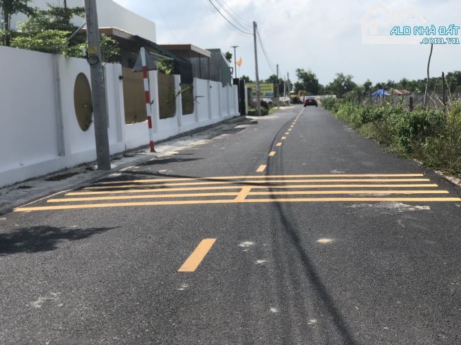 Thị trấn Phước Hải-view núi đẹp-dt:600m2-ngang 13,5m sâu 45m-có 120 thổ cư-sổ sẵn,giá 3tyx