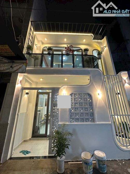 🟢PHAN VĂNBTRỊ -GẦN CHỢ BÀ CHIỂU-GIÁP Q 1-DTSD: 72M2 +2TẦNG-3PN(PN DƯỚI TRỆT) CHỈ:6 TY🟢M