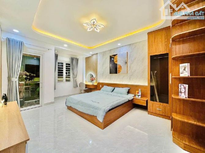 N.HÀ 5 TẦNG KIÊN CỐ, GẦN LÊ VĂN THỌ, HẺM BA GÁC, SHR, NHỈNH 5 T.Y TL
