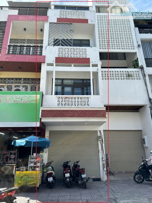 Mặt tiền Nguyễn Trọng Tuyển, P.15, Q.Phú Nhuận, 4m*18m, trệt 3 lầu, 40tr/th