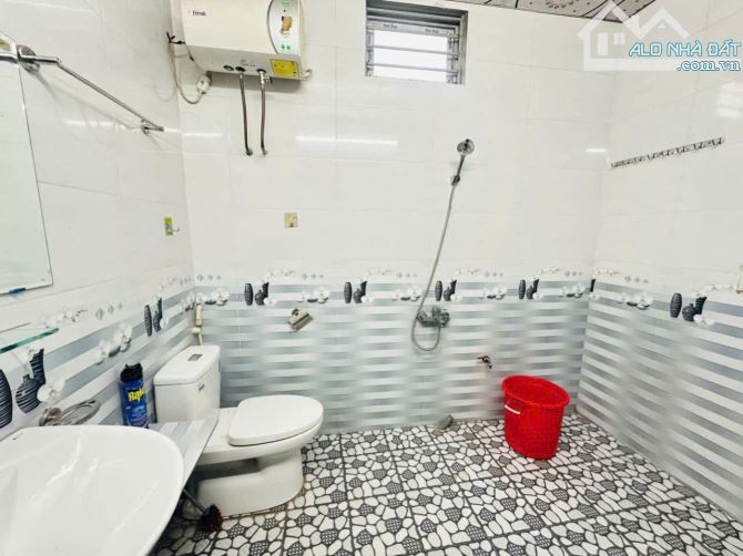 Cho thuê nhà nguyên căn gác lửng - Kiệt ô tô 65 Lê Ngô Cát