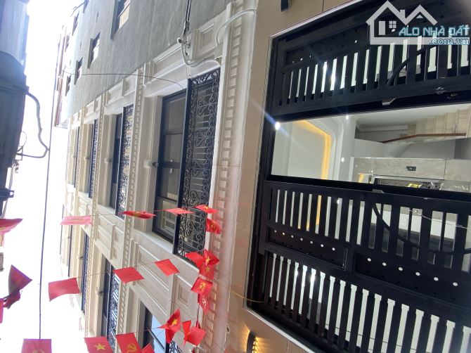 CƠ HỘI HIẾM CÓ: Nhà Đẹp Xuân La, Ô Tô Tránh, 50m², 7 Tầng, Thang Máy, Lô Góc