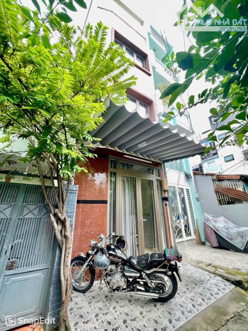 Bán nhà Bình Thạnh - gần chợ Bà Chiểu, 4 tầng 33m2. Chỉ nhỉnh 5tỷ TL