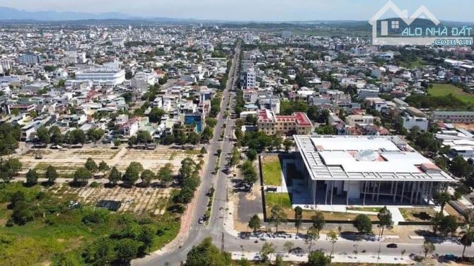 Hàng hiếm, lô đất biệt thự 10x20, MT Phạm Văn Đồng, vị trí đắc địa