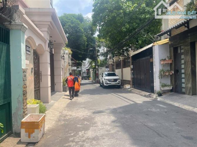VƯỜN LÀI - TÂN PHÚ - HẺM XE HƠI -  3 TẦNG - NHÀ ĐẸP KIÊN CỐ - CHÍNH CHỦ 1 ĐỜI - 80m2