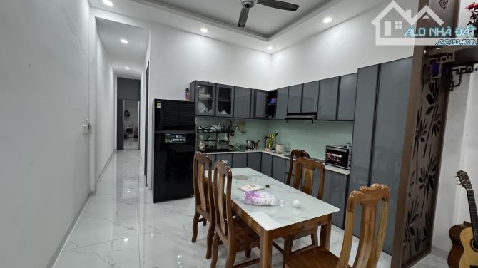 Nhà 102 M Thổ Cư 2 lầu Vừa ở Vừa kinh doanh