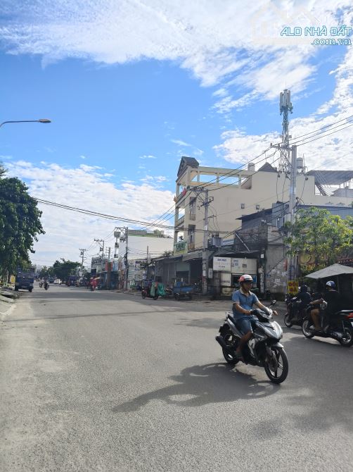 Ô TÔ QUAY ĐẦU - NHÀ MỚI KENG - 84M2