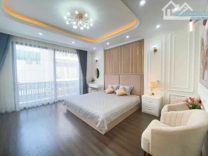 Tổ ấm 8 tầng thang máy – Vị trí đắc địa  Văn Khê 55m2 – 18.4 tỷ