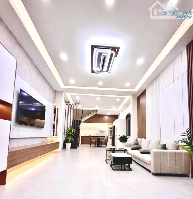 Nhà mặt tiền vừa ở vừa kinh doanh, 5 tầng, 72m2 sổ nở hậu, 4 phòng ngủ đầy đủ nội thất.