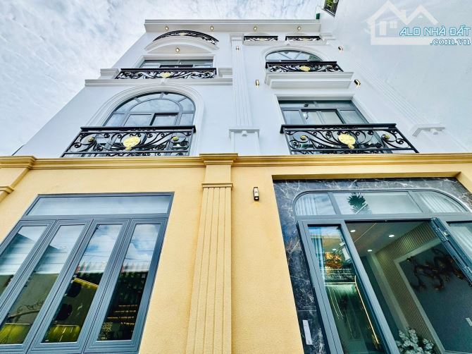 Biệt thự Mini 4 tầng xây mới, ngang lớn 8.5M dài 10M, phòng cách Tân cổ điển, 4PN 5WC + ST