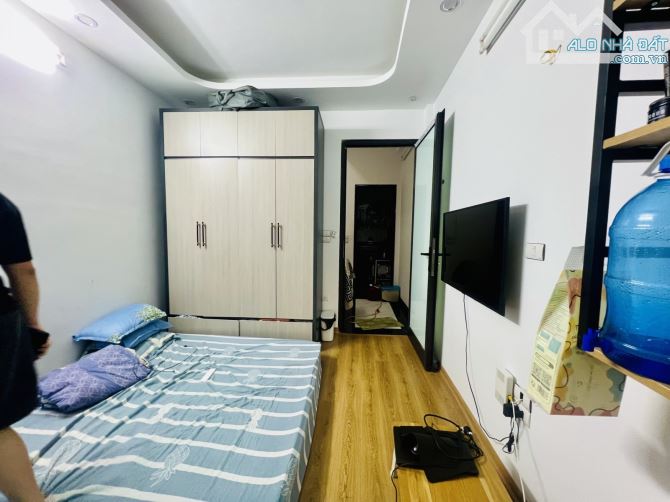 Bán nhà mặt phố Nghĩa Dũng 42m2 vỉa hè rộng vị trí đẹp 11 tỷ