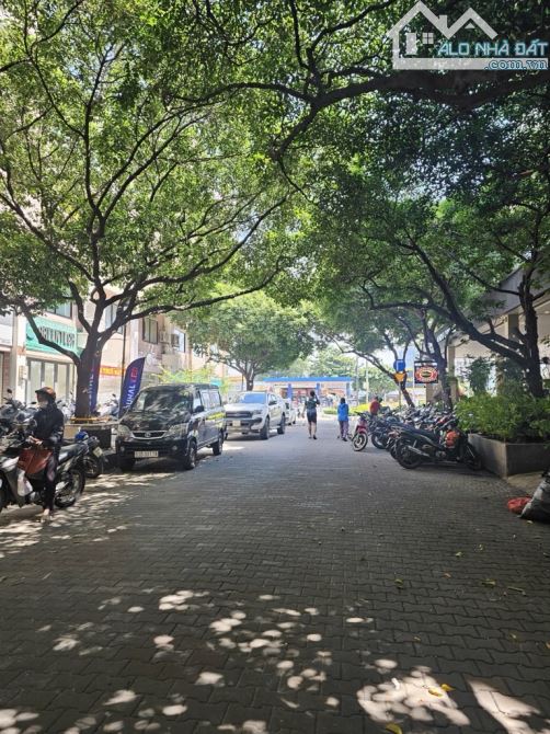NGAY CƯ XÁ LỮ GIA-2 MẶT TIỀN- KHU 319 LÝ THƯỜNG KIỆT-P.15-Q.11- DT: 4.5*16M- 25 TỶ 5