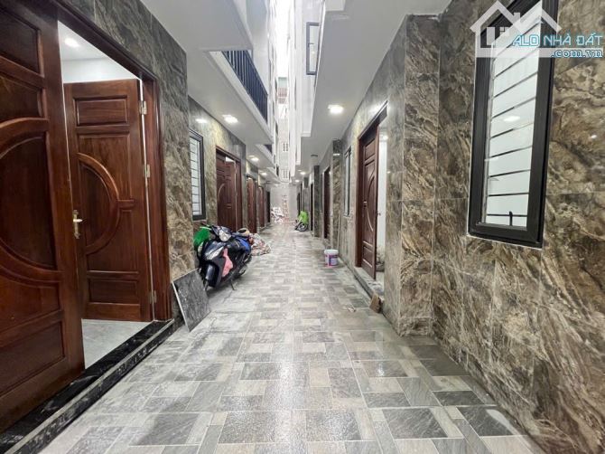 Cần nhượng lại nhà hoàn thiện 30m2 trong đê Ngọc Thụy, Long Biên