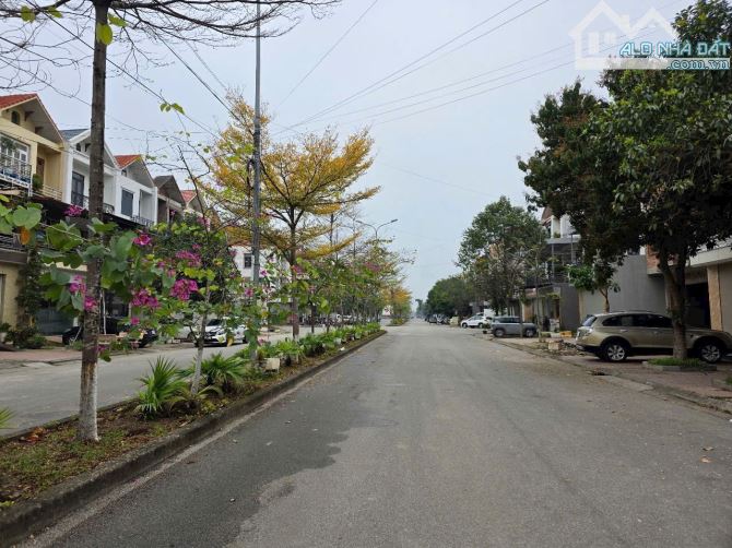 Bán căn liền kề 3,5 tầng mặt Lý Anh Tông Đại Hoàng Long, tp BN. ♦️ DT: 87,5m2.