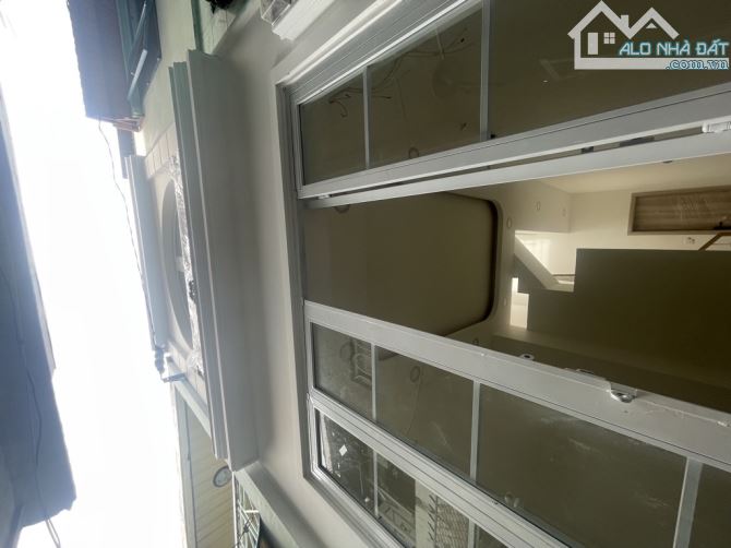 Vị trí đẹp , nhà MT 2 hẻm , CMT8 quận 10