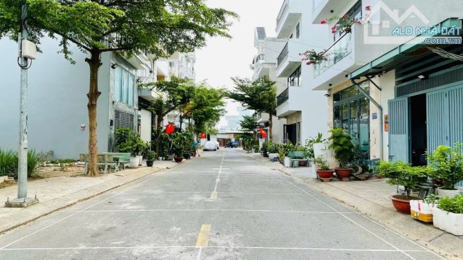 NẰM NGAY KHU DÂN CƯ PHÂN LÔ- GIÁP GÒ VẤP- 4 TẦNG- MẶT TIỀN GẦN 5m- 6,3 TỶ