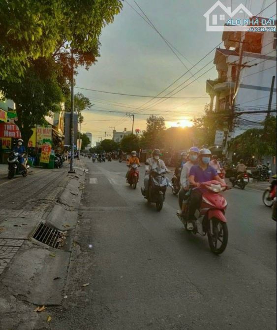 Giảm sốc hơn 2 tỷ! Mặt tiền Lý Thường Kiệt Ngang 10m HDT 30tr/tháng – chỉ còn 17,7 tỷ!